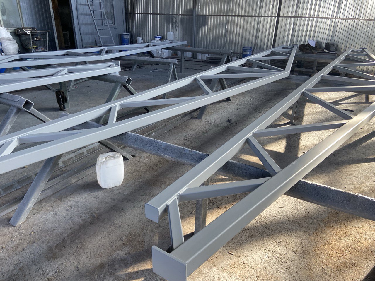 Изготовление мачт видеонаблюдения на заказ – производство и поставка по России