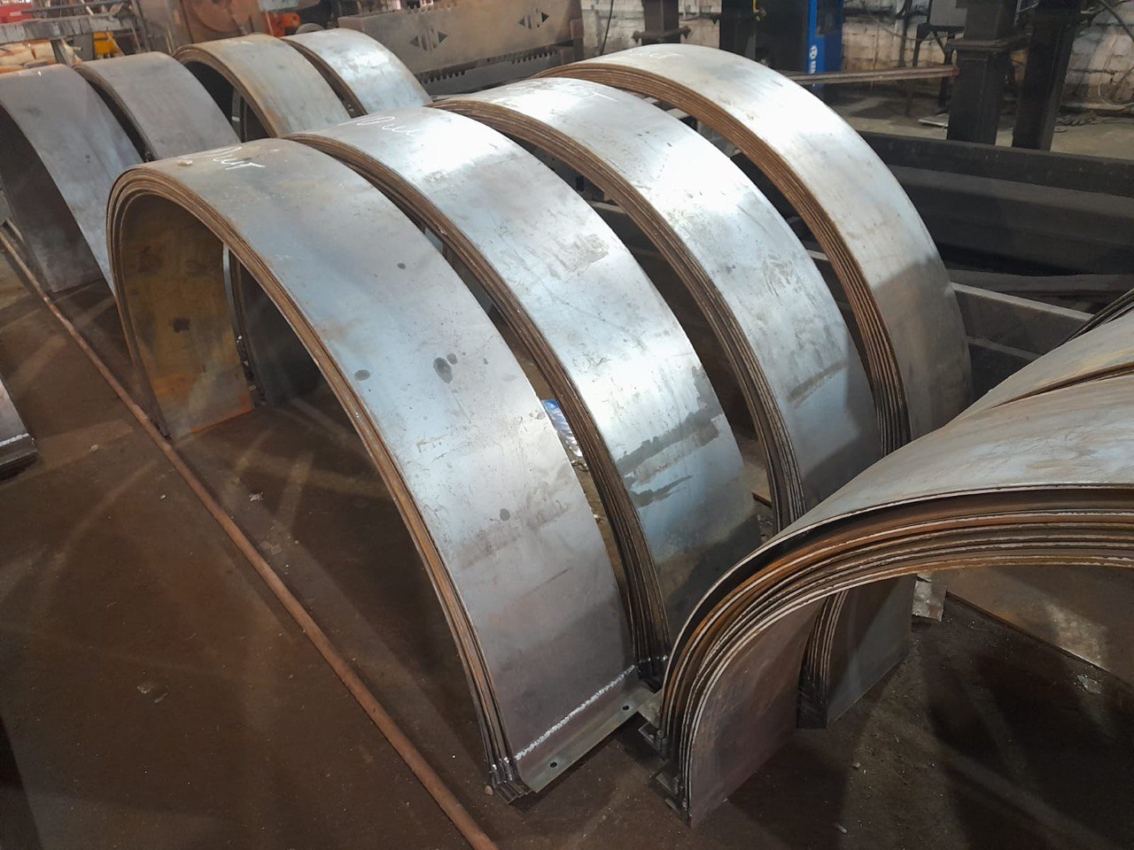 Изготовление хомутов для труб на заказ | Стальные хомуты для трубопроводов и инженерных систем