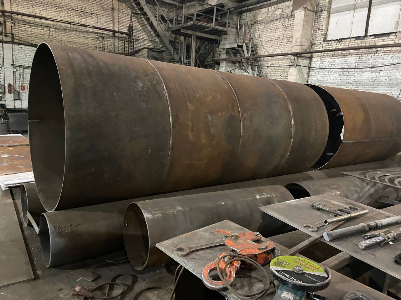 Изготовление обечаек из листового металла на заказ | Обечайки для резервуаров, емкостей и трубопроводов