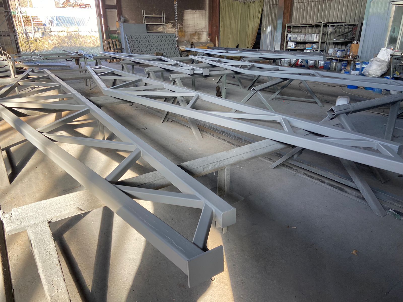 Виды металлических изделий: классификация, примеры и области применения