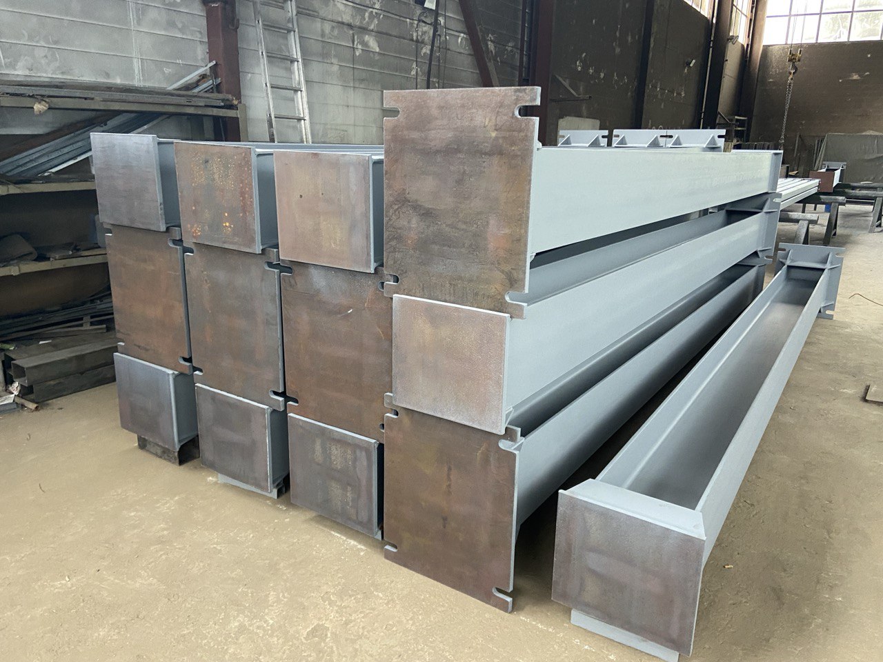 Изготовление металлических колонн - стальные колонны для каркасов зданий на заказ