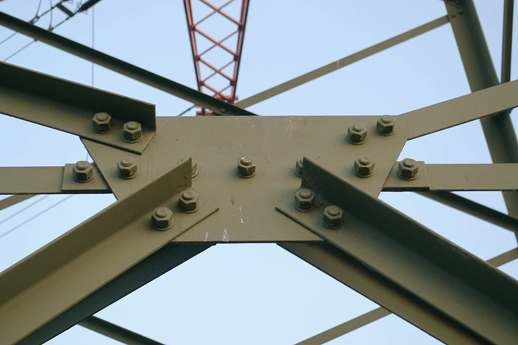 Точные методы расчета прочности узловых соединений металлоконструкций