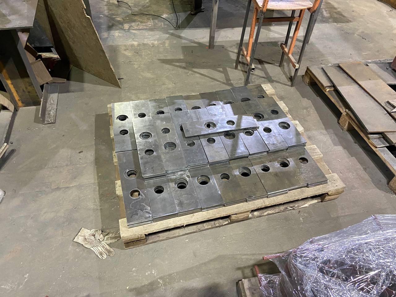 Изготовление пластин с отверстиями из стали Ст3 — Кейс компании Инвест Сталь