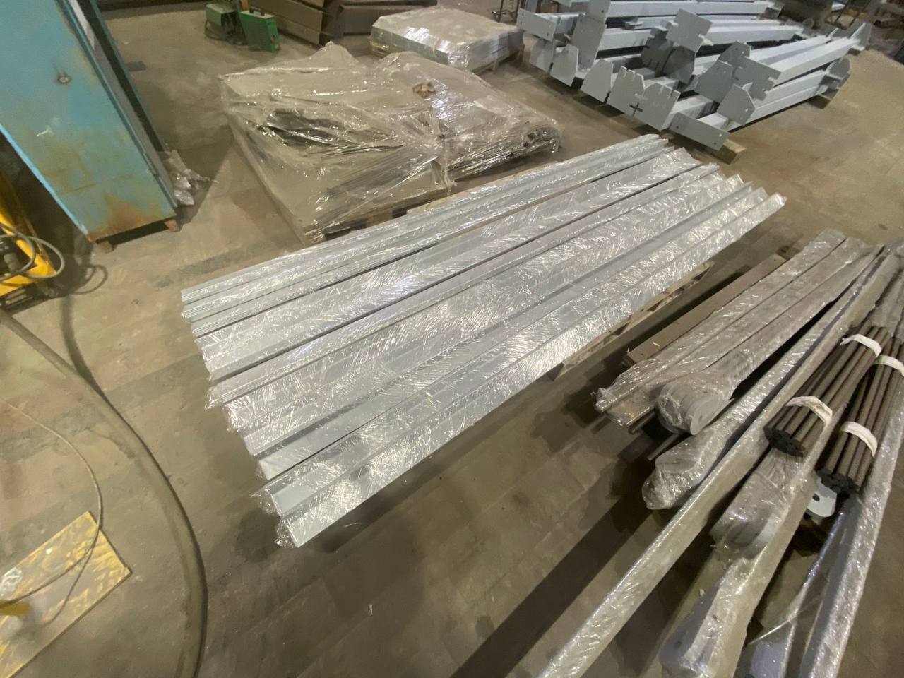 Изготовление стального уголка 40х63